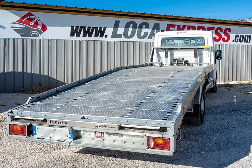 Louez un plateau porte-voiture à Toulon - Transport facile et sécurisé !