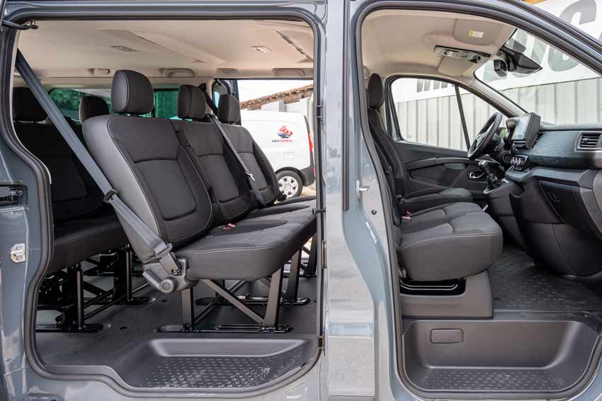 renault-minibus-int-3